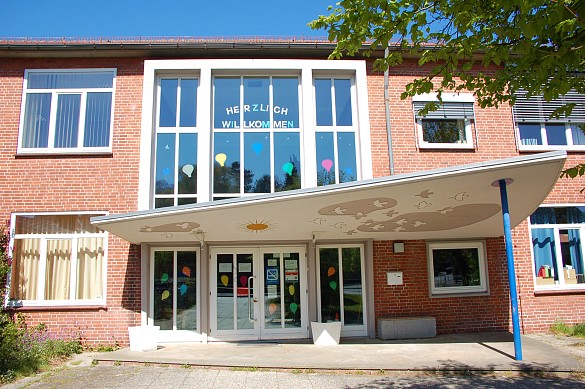 Der Haupteingang des Gebäudes Farge